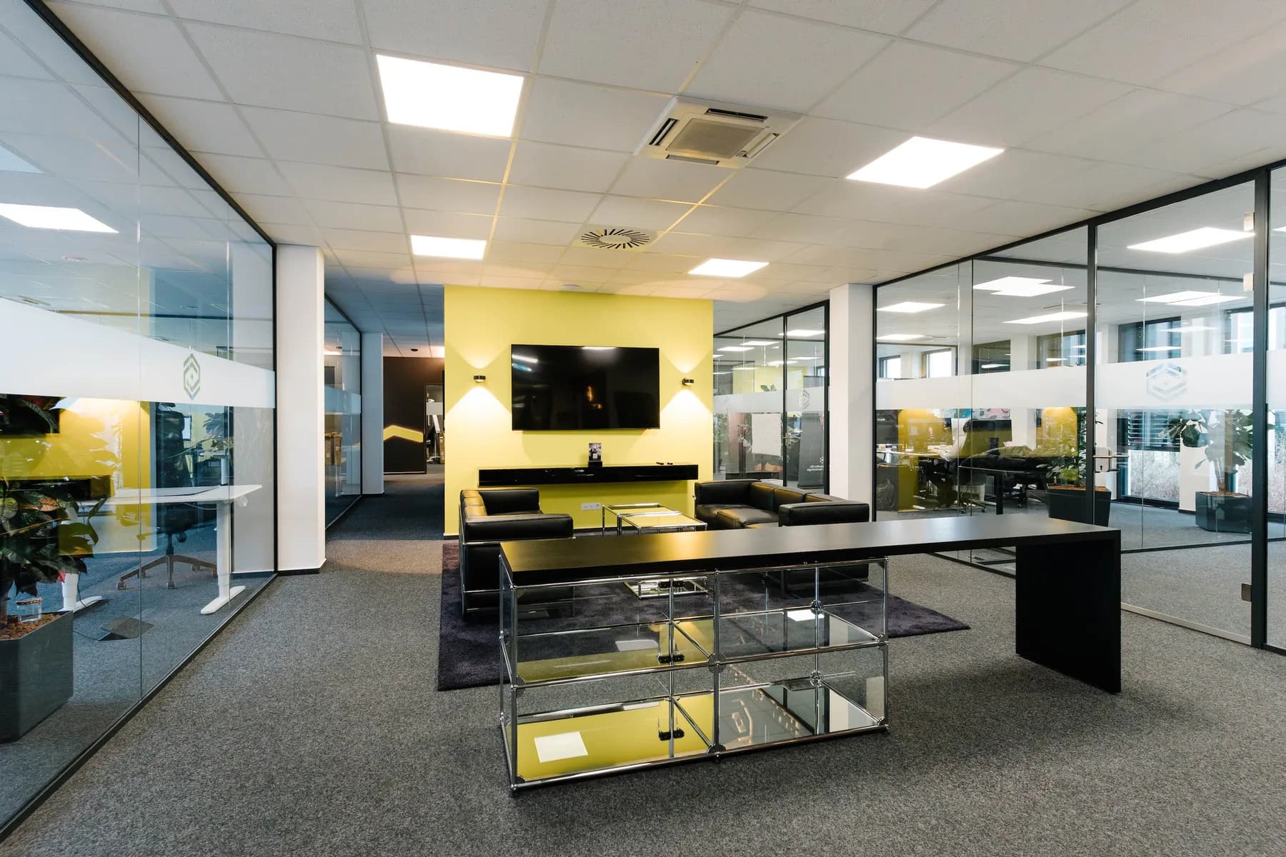Lounge- und Bürobereich von Haag & Sondershausen in Koblenz